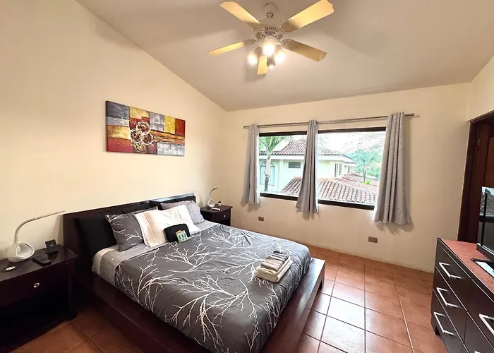 Three Bedroom Spacious Townhome Coco