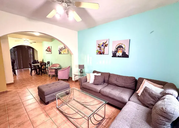 Three Bedroom Spacious Townhome Сasa de vacaciones