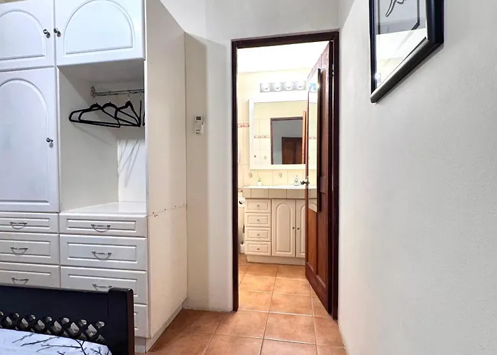 Сasa de vacaciones Three Bedroom Spacious Townhome Coco